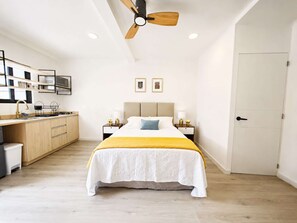 1 bedroom, iron/ironing board, WiFi, bed sheets - Chic Polanco Loft: Prime Spot for Urban Explorers (Ciudad de México)
