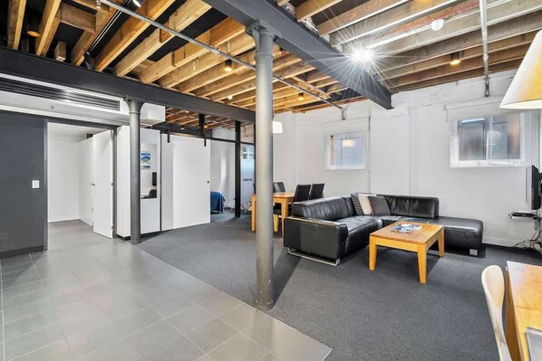 Interior - Gibson's Mill waterfront warehouse apartment - 103 (Hobart)