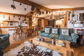 Una televisión, una oficina