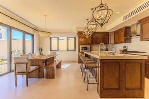 Kühlschrank, Mikrowelle, Geschirrspüler