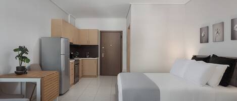 1 soveværelse, pengeskab på værelset, strygejern/strygebræt