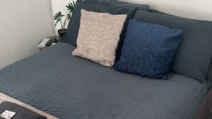 Room - Lovable 1 Bedroom free wifi Parking F3 (London)