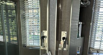 Lovable 1 Bedroom free wifi Parking F3
