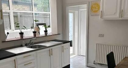 Lovable 1 Bedroom free wifi Parking F3