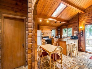 Fridge, microwave, oven, coffee/tea maker