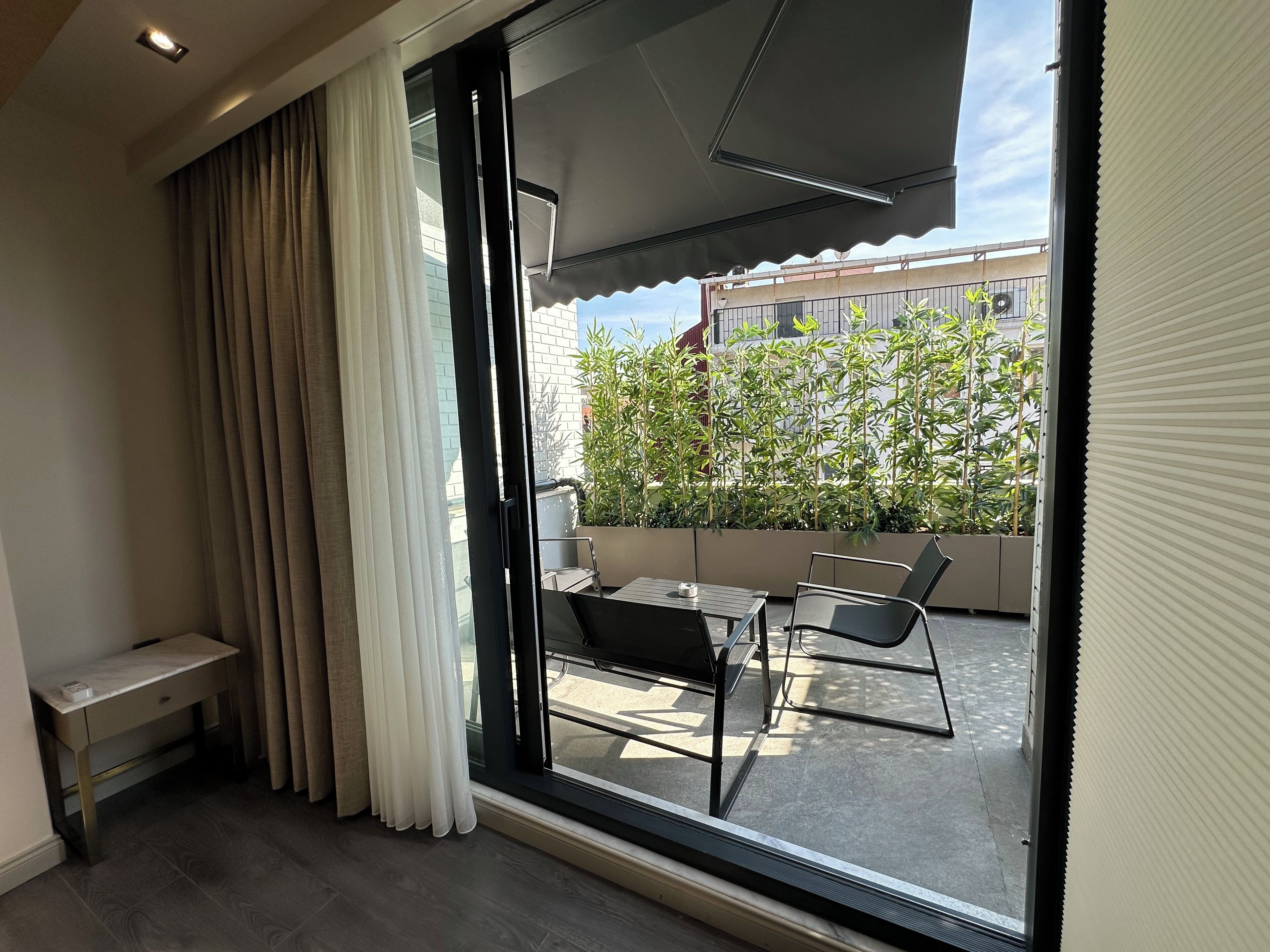 Kamar Deluks, 1 kamar tidur, balkon | Eksterior