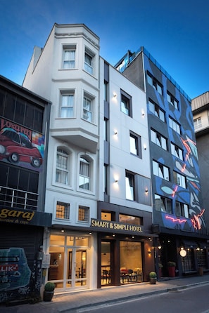 واجهة المنشأة