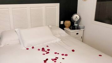 1 bedroom, in-room safe, iron/ironing board, WiFi