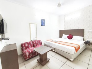 Free WiFi, bed sheets