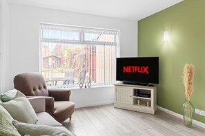 Smart TV - 3 bed|2 bath|parking|internet|self check in|M1|QMC| UoN|Wollaton|Nottingham (Nottingham)