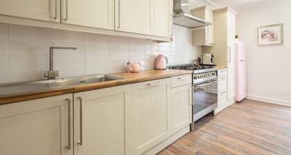 Host Stay Yule House