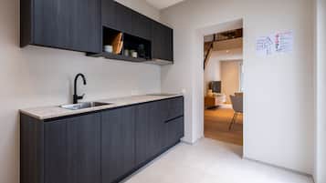 Apartment | 1 bedroom, desk, Internet