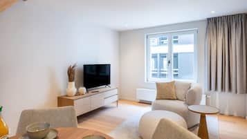 Apartment | 1 bedroom, desk, Internet