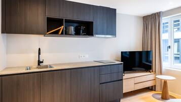 Apartment | 1 bedroom, desk, Internet