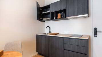 Apartment | 1 bedroom, desk, Internet