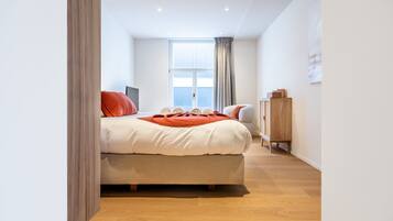 Apartment | 1 bedroom, desk, Internet