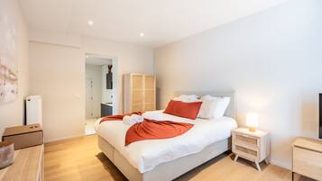 Apartment | 1 bedroom, desk, Internet