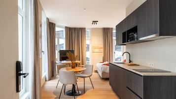 Apartment | 1 bedroom, desk, Internet