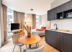 1 bedroom, desk, Internet - Trendy Modern Corner Studio With a View of Ghent (Ghent)