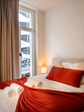 1 bedroom, desk, Internet - Trendy Modern Corner Studio With a View of Ghent (Ghent)