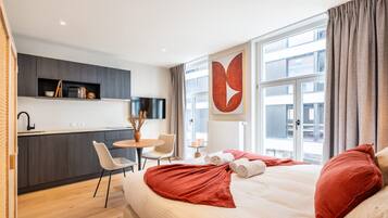 Apartment | 1 bedroom, desk, Internet