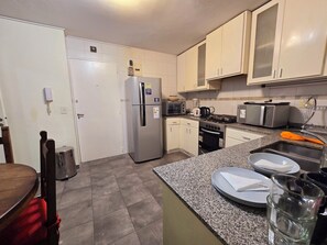 Fridge, microwave, oven, stovetop - Quiet 2BR apartment, 2 netted balconies, WIFi, laundry,all electric instalations (Buenos Aires)