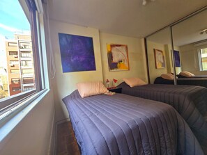 2 bedrooms, in-room safe, desk, iron/ironing board