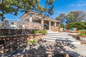 Casa geminada família, vários quartos (Villa Maestrale 100M from beach) | Área da propriedade