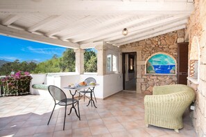 Family Townhome, Multiple Bedrooms (Villa Maestrale 100M from beach) | Outdoor dining - Villa Maestrale 100m From Beach (Olbia)