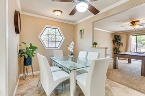 House (3 Bedrooms) | Interior