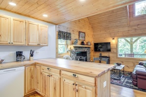 House (2 Bedrooms) | Interior