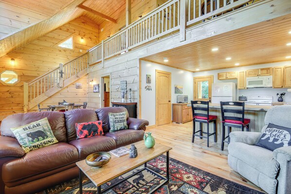 House (2 Bedrooms) | Interior - Sevierville 'woods Retreat' Cabin w/ Mtn View (Sevierville)