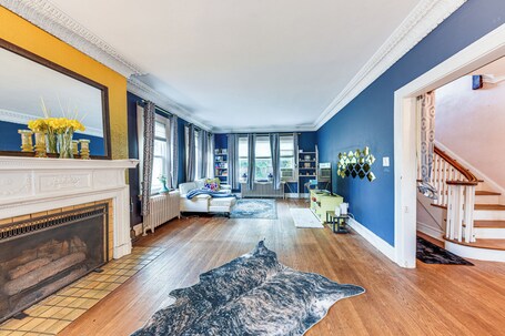 6 Mi to Naval Base: Spacious Waukegan Home w Yard - Image 4