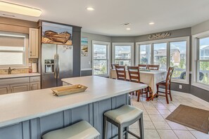 House (5 Bedrooms) | Interior