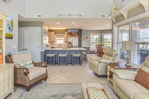 House (5 Bedrooms) | Interior