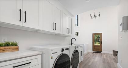 Kouts Home: High-end Retreat in Secluded Setting