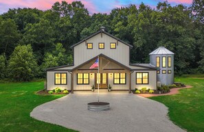 하우스 (4 Bedrooms) | 숙박 시설 정면