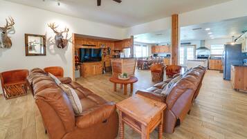 House (5 Bedrooms) | Front of property