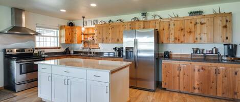 House (5 Bedrooms) | Interior