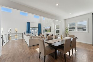 獨棟房屋 | 房內用餐區