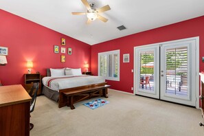3 bedrooms, desk, iron/ironing board, free WiFi