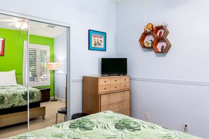 3 bedrooms, desk, iron/ironing board, free WiFi