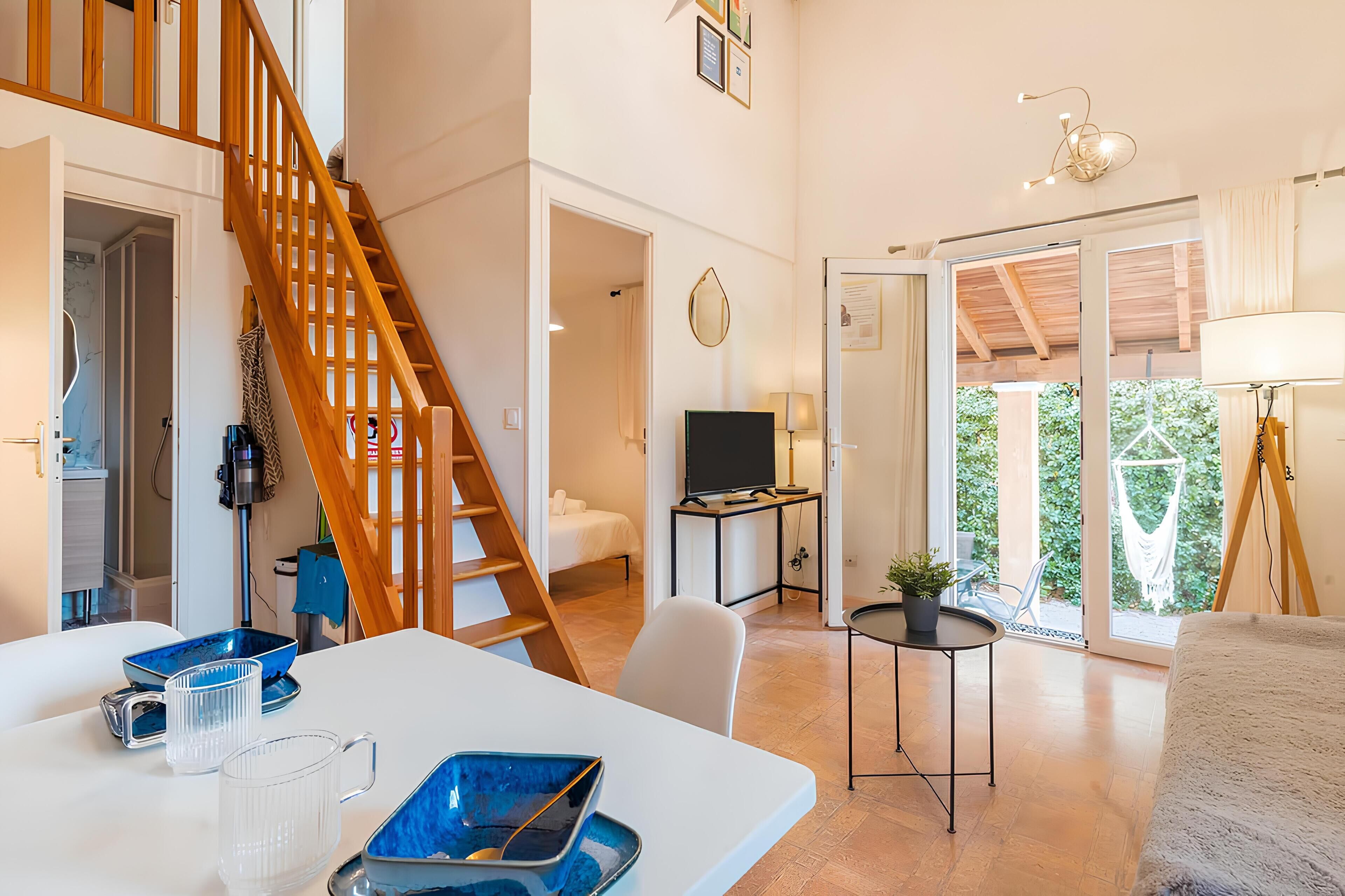 2 chambres, fer et planche à repasser, Wi-Fi, draps fournis