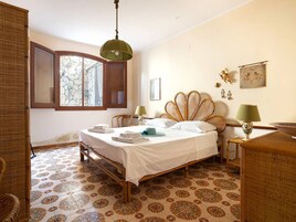 6 habitaciones, decoración personalizada y muebles diferentes 