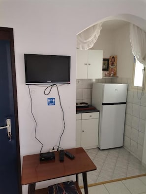House | Interior - Studio Apartment With sea View (Komiza)