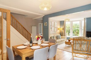 Dining - Host & Stay | Clearmount Cottage (Weymouth)