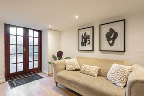 TV, fireplace, books, offices - Host & Stay | Yule House (Alnwick)