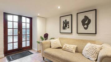 TV, fireplace, offices