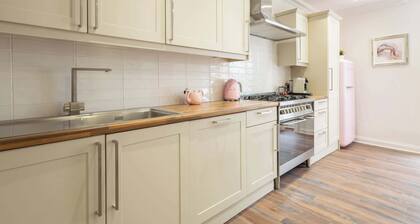 Host & Stay | Yule House