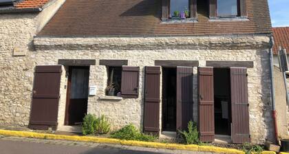 Maison Paisible, Chez Candy Ă Sandrancourt 78520